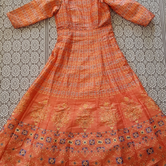 Silk printed Anarkali with netted Dupatta - Picture 2 of 5